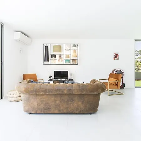 Sena Lion - Splendid Contemporary 3 Bedroom - Private Swimming Pool - Close To Beach Villa *