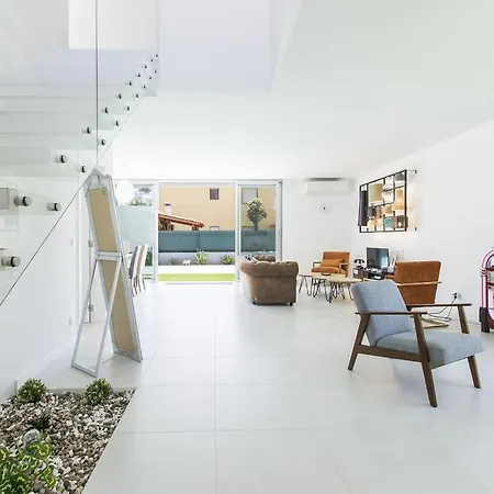 Sena Lion - Splendid Contemporary 3 Bedroom - Private Swimming Pool - Close To Beach
